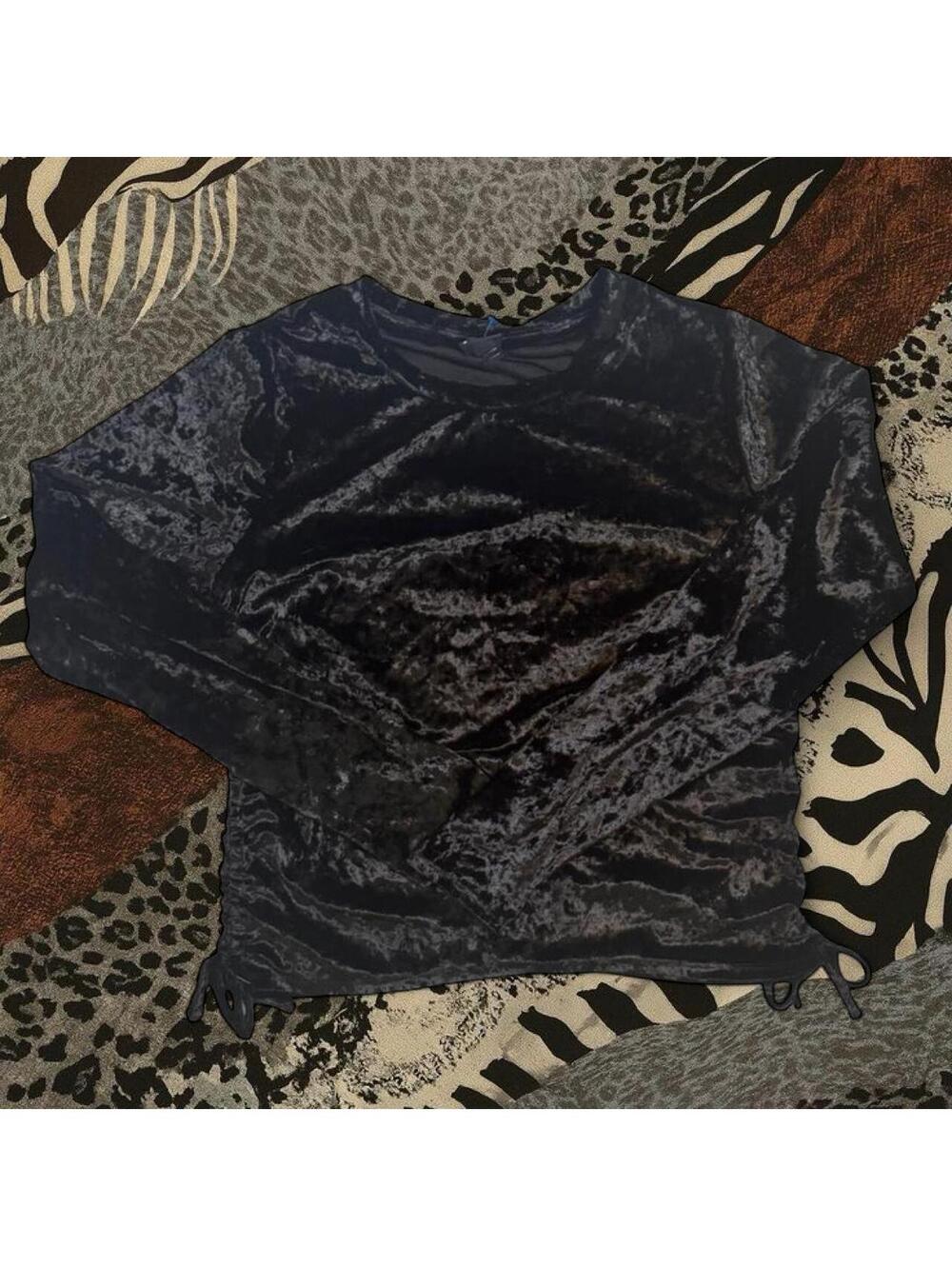 Black velvet long sleeve top with tie on both sides Size XL